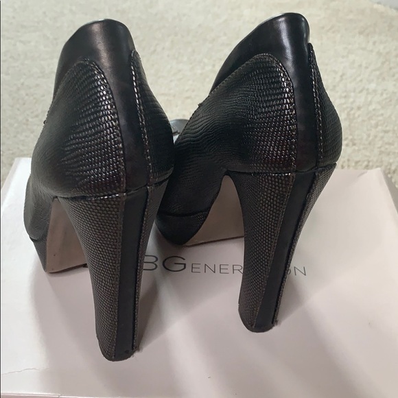 Heels by BCBG - Picture 2 of 4